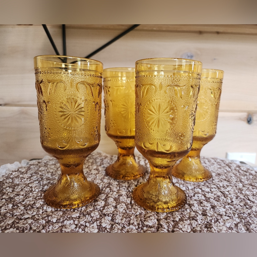 Vintage Indiana Glass Footed Goblet Set of 4